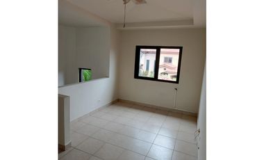 VENTA DE CASA EN PH VERSALLES, JUAN DIAZ (25)