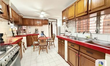 Venta de casa en La Alameda