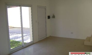 ALQUILER TRIPLEX de 3 dormitorios c/ estacionamiento en Monte Grande