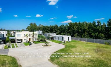 Casa en venta c/ cochera en Lagos de Canning