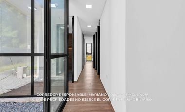 Casa en venta c/ cochera en Lagos de Canning