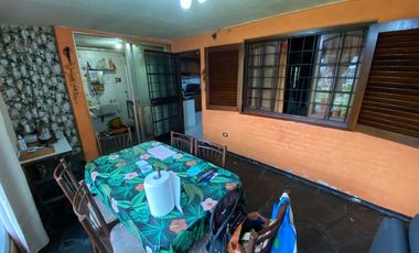 Casa con Departamento en venta en Moron Norte