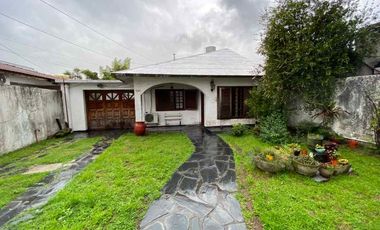 Casa con Departamento en venta en Moron Norte
