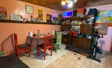 Casa con Departamento en venta en Moron Norte