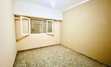 Casa interna NO PH en Barrio Sur. Amplio patio