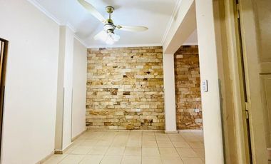 Casa interna NO PH en Barrio Sur. Amplio patio