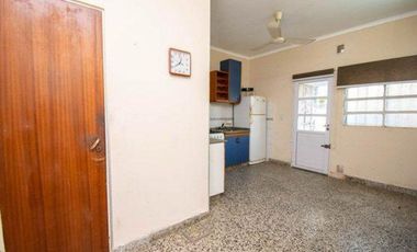 Casa interna NO PH en Barrio Sur. Amplio patio