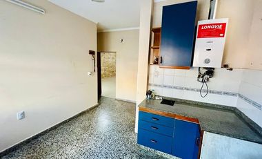 Casa interna NO PH en Barrio Sur. Amplio patio