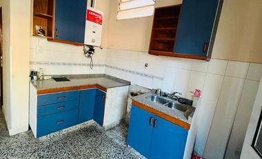 Casa interna NO PH en Barrio Sur. Amplio patio