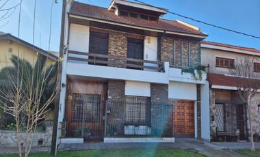 VENTA CASA EN LANUS 5 AMB. OPORTUNIDAD