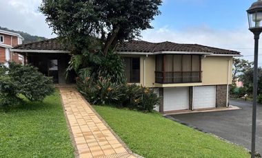 Casa en Arriendo Ubicado en Envigado Codigo 1298