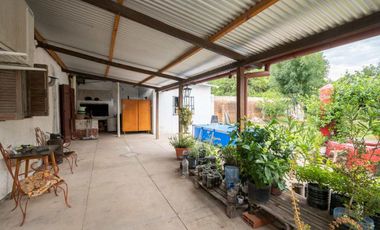 Venta Casa Rincón a 1 cuadra de la Plaza