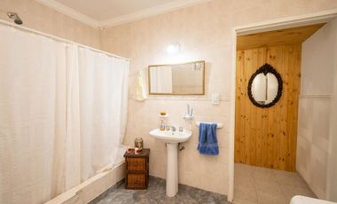 Venta Casa Rincón a 1 cuadra de la Plaza