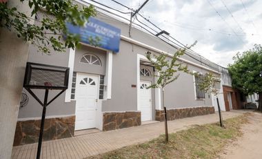 Venta Casa Rincón a 1 cuadra de la Plaza