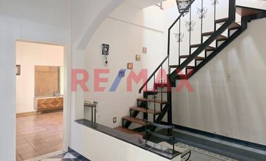 CASA 5 AMB VENTA AVELLANEDA PILETA QUINCHO TIPO PH