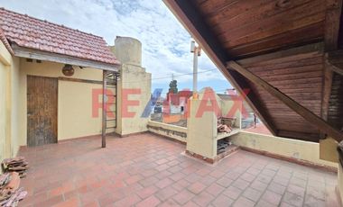 CASA 5 AMB VENTA AVELLANEDA PILETA QUINCHO TIPO PH