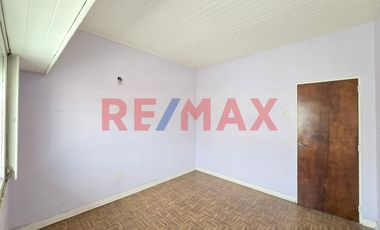 CASA 5 AMB VENTA AVELLANEDA PILETA QUINCHO TIPO PH