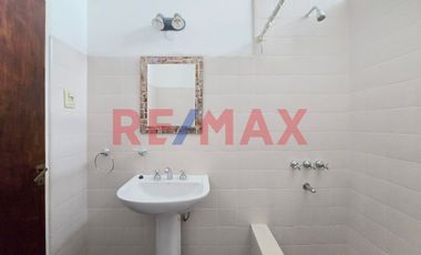 CASA 5 AMB VENTA AVELLANEDA PILETA QUINCHO TIPO PH