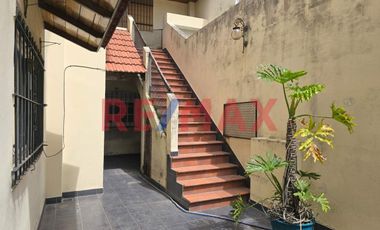 CASA 5 AMB VENTA AVELLANEDA PILETA QUINCHO TIPO PH