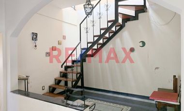 CASA 5 AMB VENTA AVELLANEDA PILETA QUINCHO TIPO PH