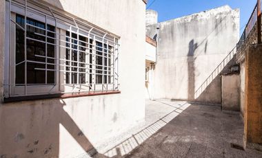 CASA DE 3 AMB CON LOCAL Y COCHERA - LANÚS