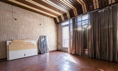 CASA DE 3 AMB CON LOCAL Y COCHERA - LANÚS