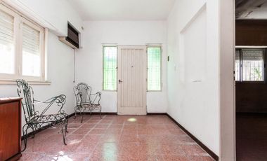 CASA DE 3 AMB CON LOCAL Y COCHERA - LANÚS