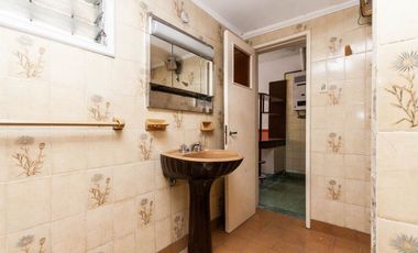 CASA DE 3 AMB CON LOCAL Y COCHERA - LANÚS