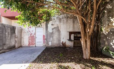CASA DE 3 AMB CON LOCAL Y COCHERA - LANÚS
