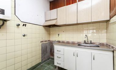 CASA DE 3 AMB CON LOCAL Y COCHERA - LANÚS