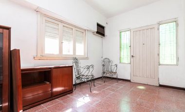 CASA DE 3 AMB CON LOCAL Y COCHERA - LANÚS