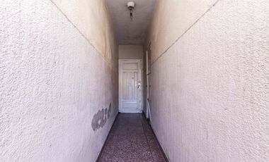 CASA DE 3 AMB CON LOCAL Y COCHERA - LANÚS