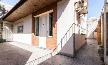 CASA DE 3 AMB CON LOCAL Y COCHERA - LANÚS
