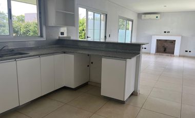 Casa en el Barrio Vistas Puertos ESCOBAR