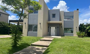 Casa en el Barrio Vistas Puertos ESCOBAR