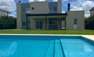 Casa en el Barrio Vistas Puertos ESCOBAR