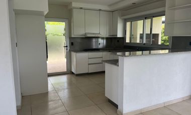 Casa en el Barrio Vistas Puertos ESCOBAR
