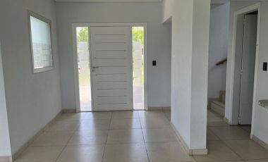 Casa en el Barrio Vistas Puertos ESCOBAR