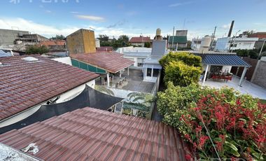 Venta de PH 4 ambientes con patio en Villa Dominico