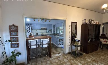 Venta de PH 4 ambientes con patio en Villa Dominico