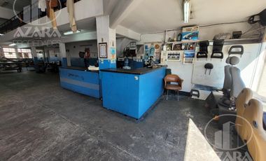 Local industrial con patio, depósito y entrepiso