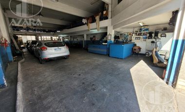 Local industrial con patio, depósito y entrepiso