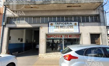 Local industrial con patio, depósito y entrepiso