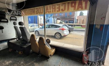 Local industrial con patio, depósito y entrepiso