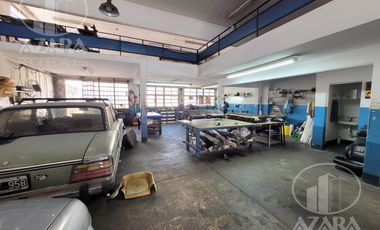 Local industrial con patio, depósito y entrepiso