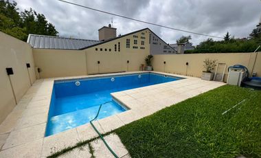 CASA  4 AMB C/ PILETA - BARRIO MIRASOLES DE MONTE GRANDE