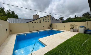 CASA  4 AMB C/ PILETA - BARRIO MIRASOLES DE MONTE GRANDE