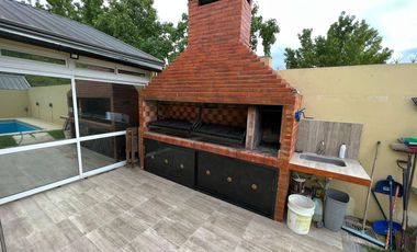 CASA  4 AMB C/ PILETA - BARRIO MIRASOLES DE MONTE GRANDE