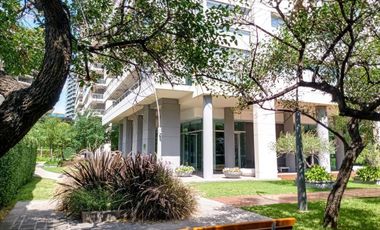 Luminoso dos ambientes con cochera en Horizons Vicente López