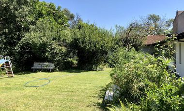 Excepcional Chalet de Estilo sobre lote doble - Venta Directa!!